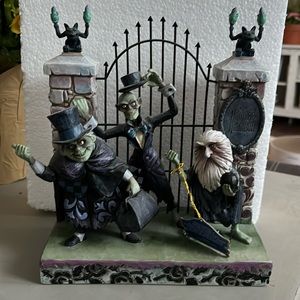 Disney  Jim Shore Hitchhiking Ghost